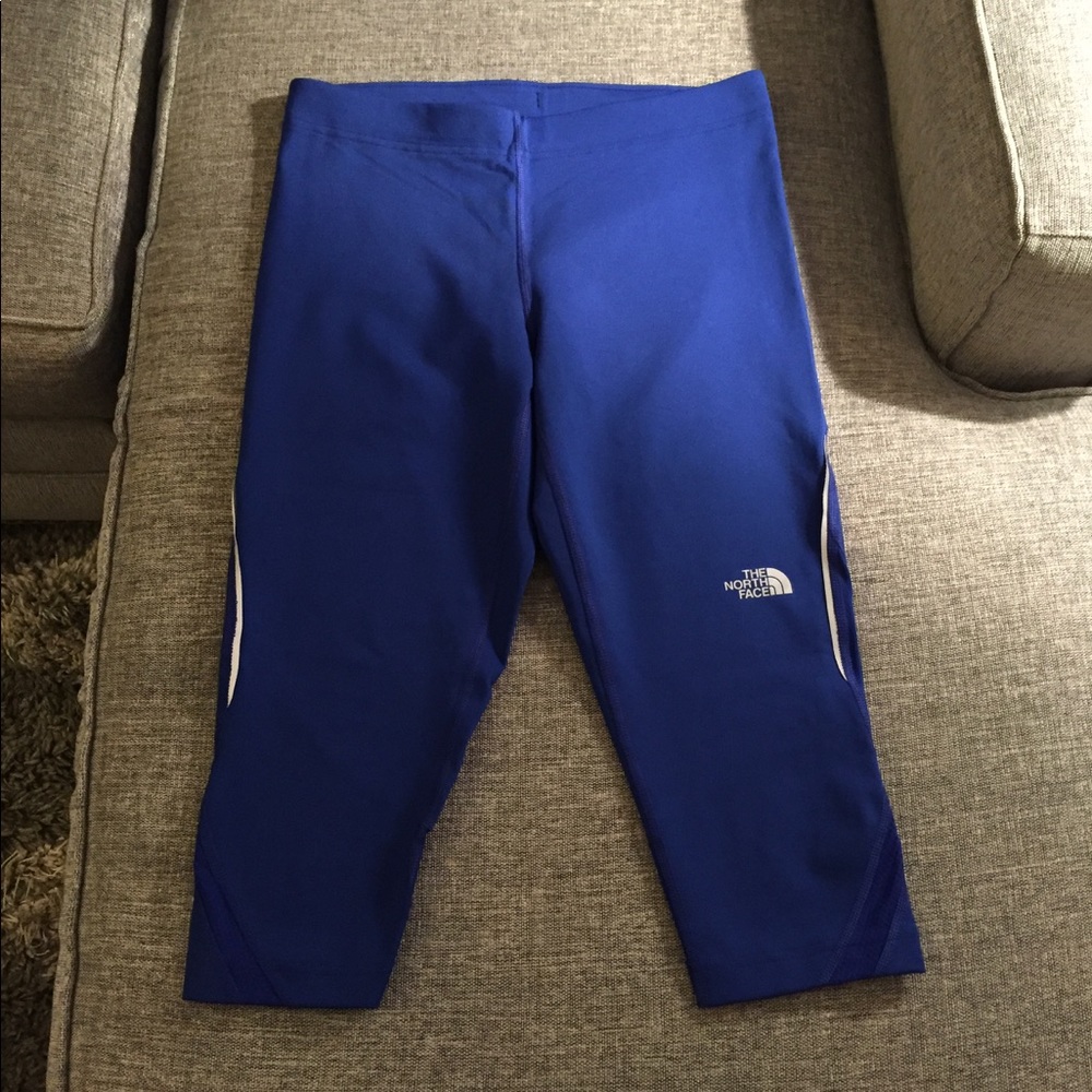 North Face running vapor wick crop NWOT